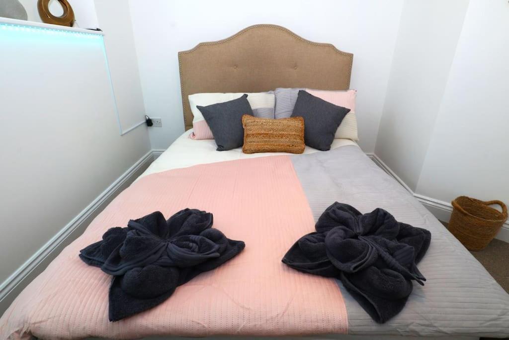 New Sunset Square Eastbourne 2 Bed Apartment, Long Stay Welcome Extérieur photo