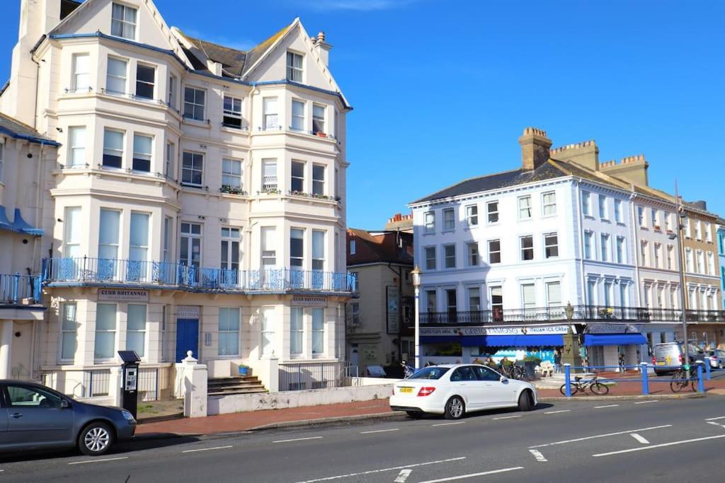 New Sunset Square Eastbourne 2 Bed Apartment, Long Stay Welcome Extérieur photo